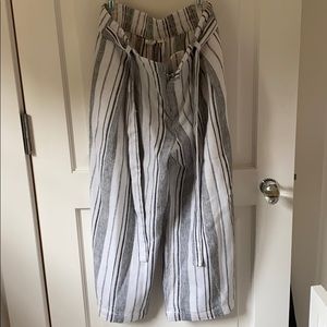 Gap white and black stripe cropped pants